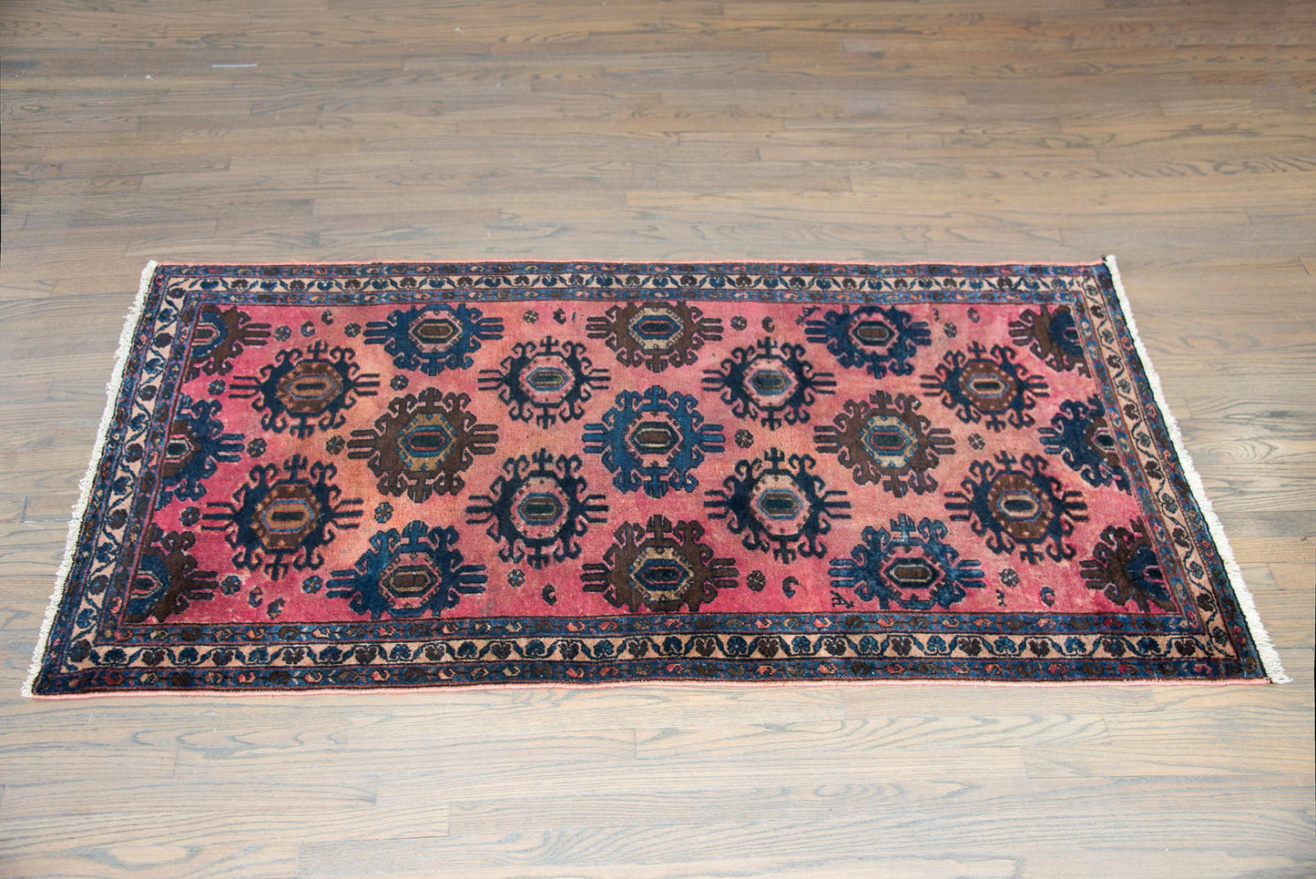 Early 20th Century Lilihan Rug For Sale