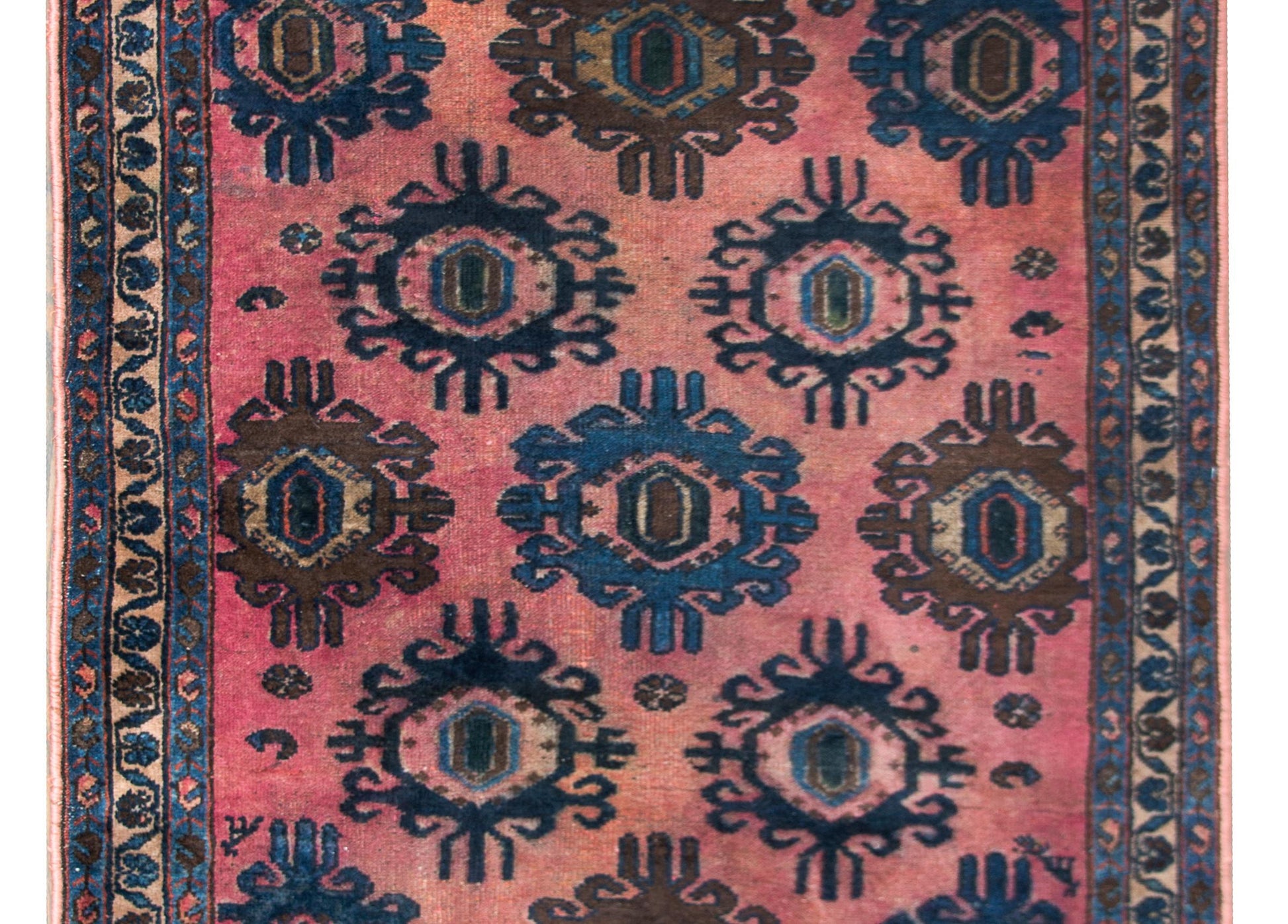 Early 20th Century Lilihan Rug For Sale