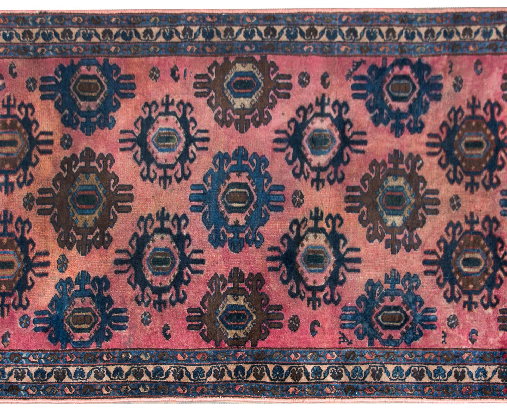 Early 20th Century Lilihan Rug For Sale