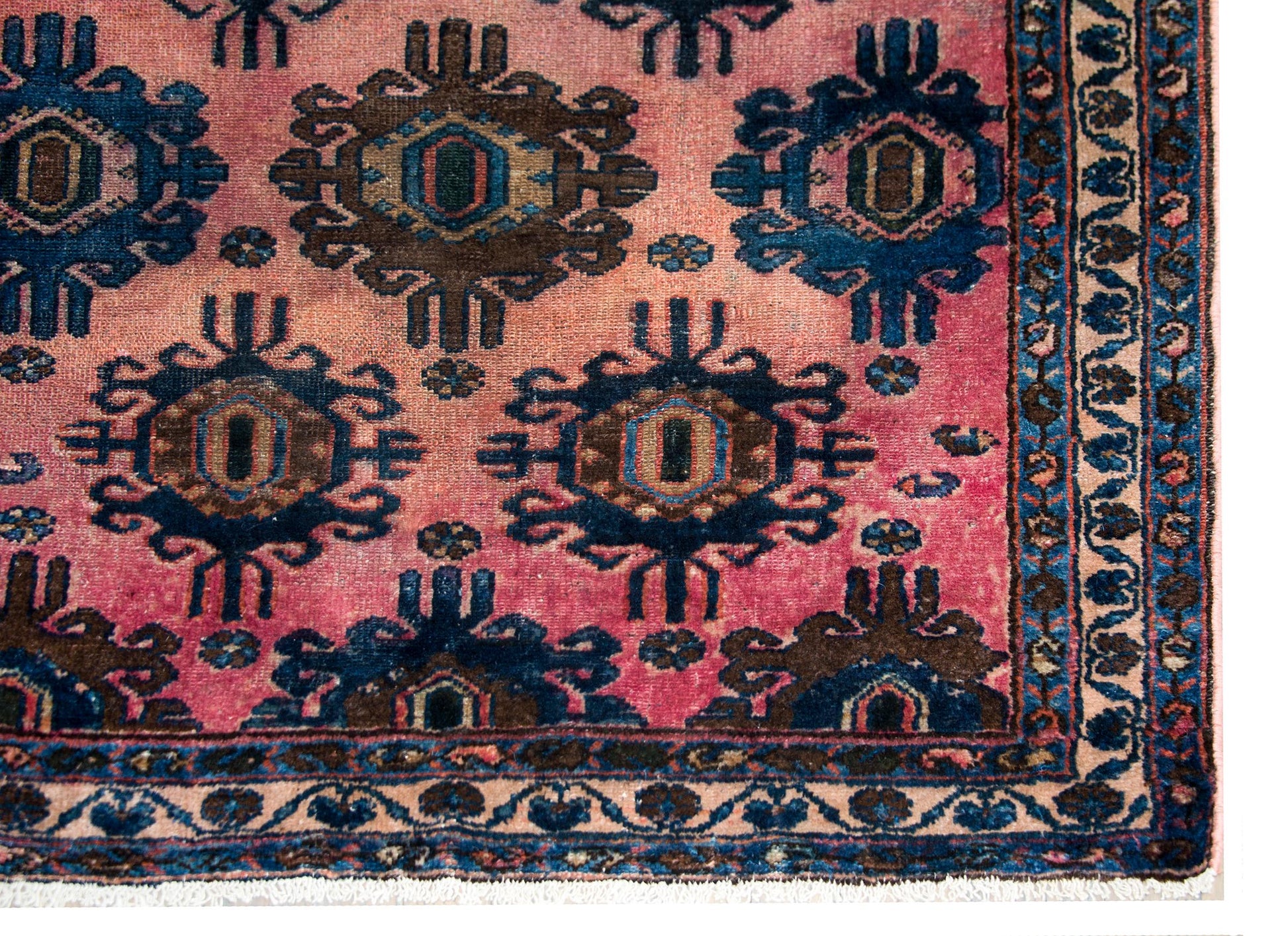 Early 20th Century Lilihan Rug For Sale