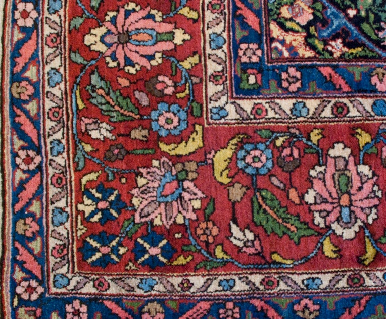 Early 20th Century Persian Bakhtiari Carpet,  For Sale