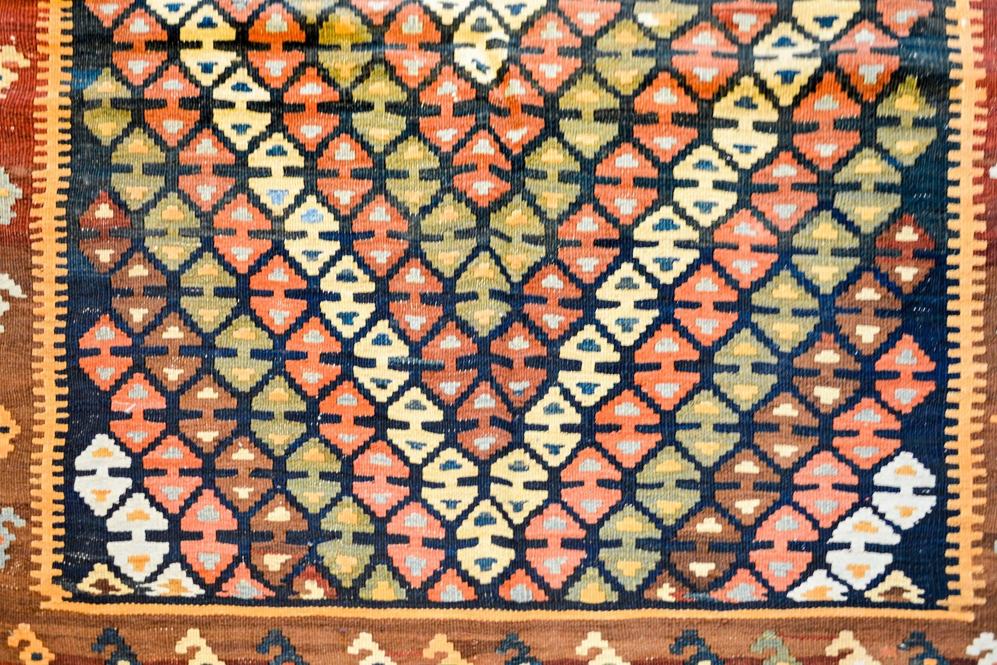 Early 20th Century Ersin Kilim Rug For Sale