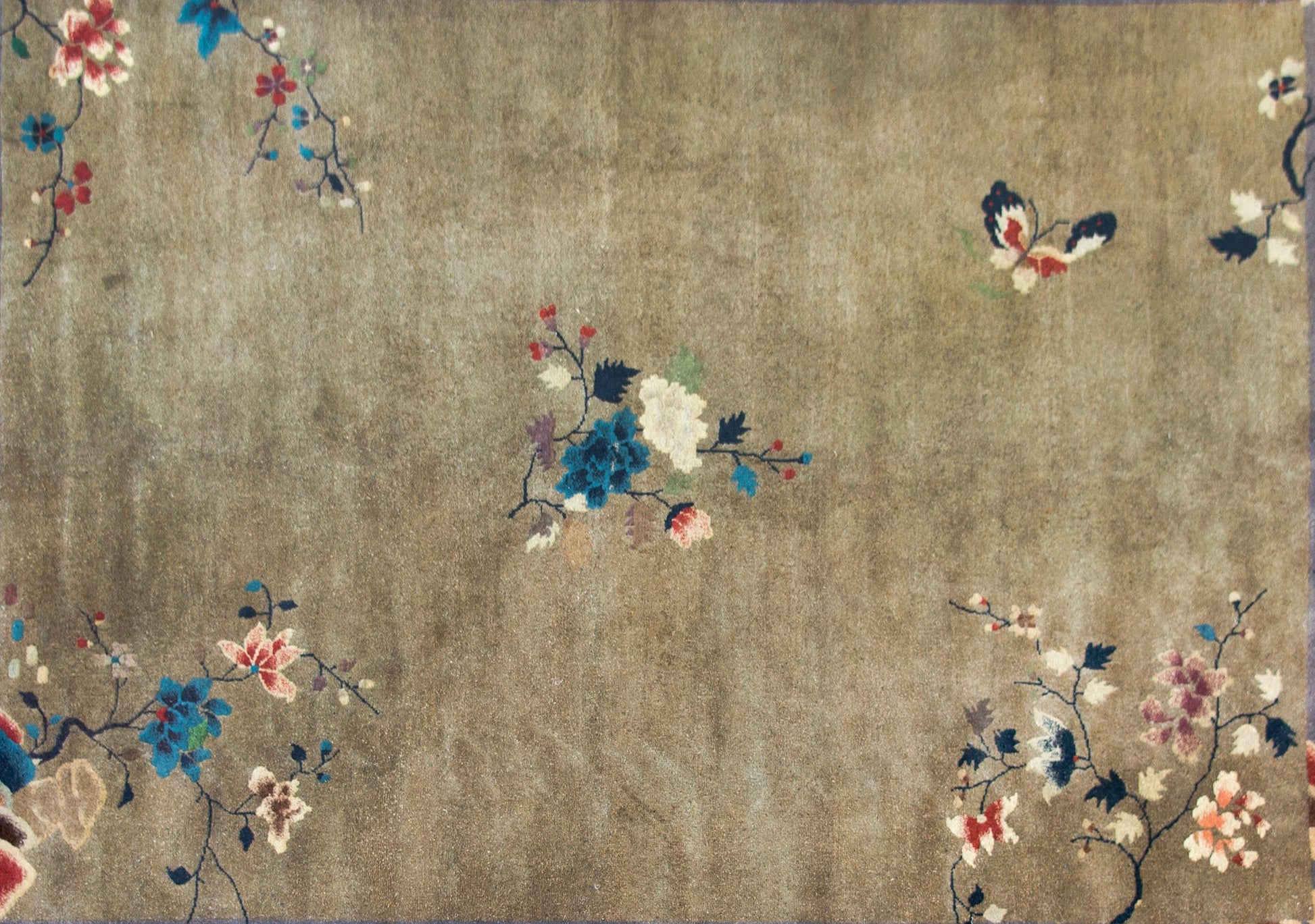 Early 20th Century Chinese Art Deco Rug For Sale