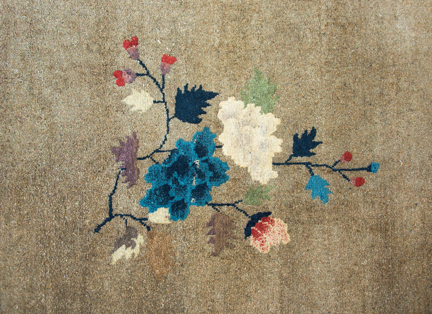 Early 20th Century Chinese Art Deco Rug For Sale