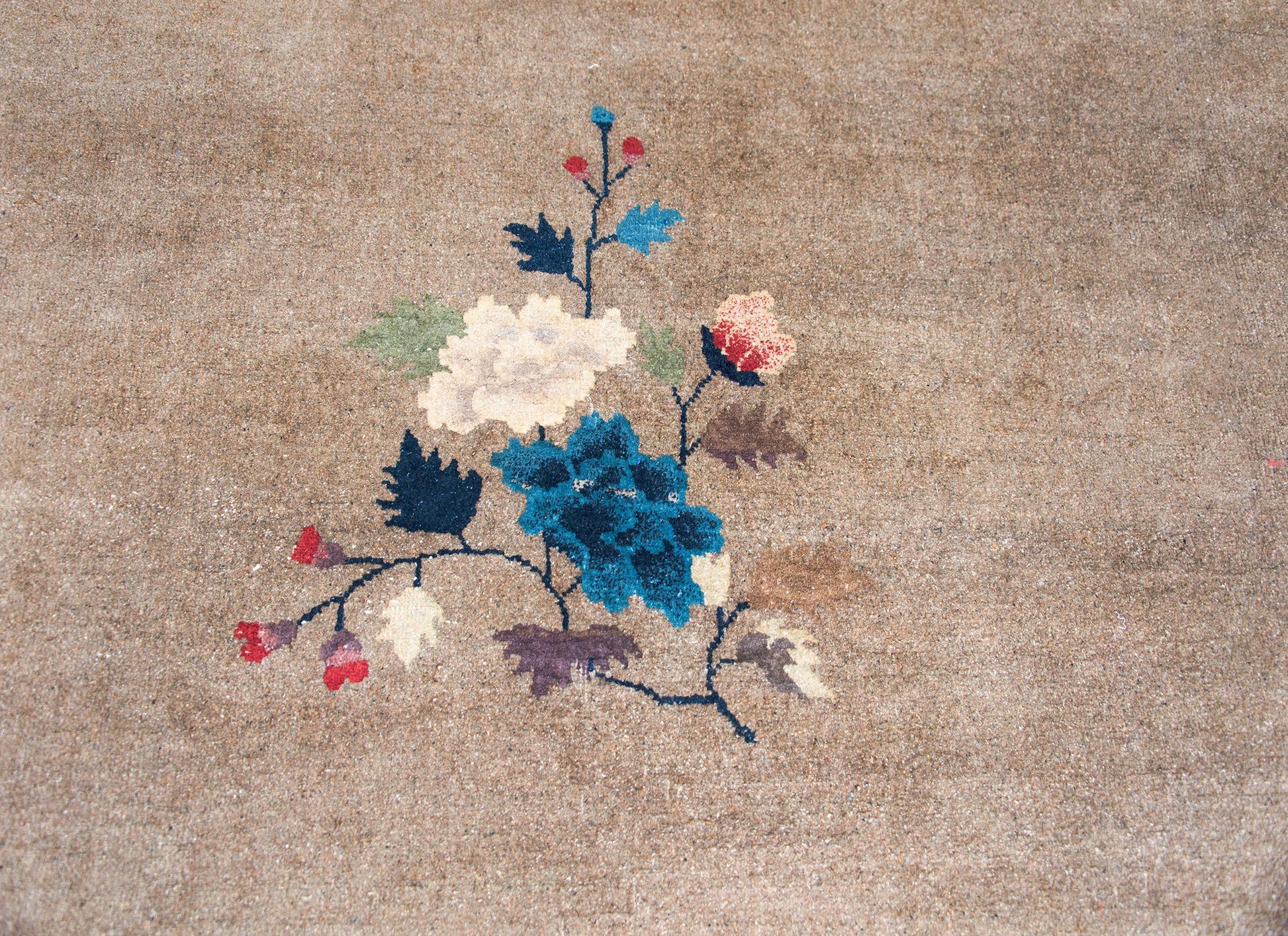 Early 20th Century Chinese Art Deco Rug For Sale