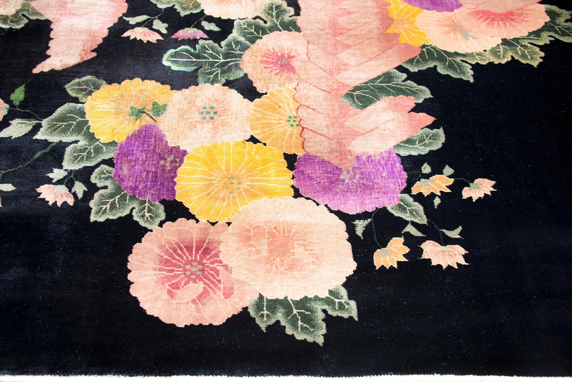Early 20th Century Chinese Art Deco Rug For Sale