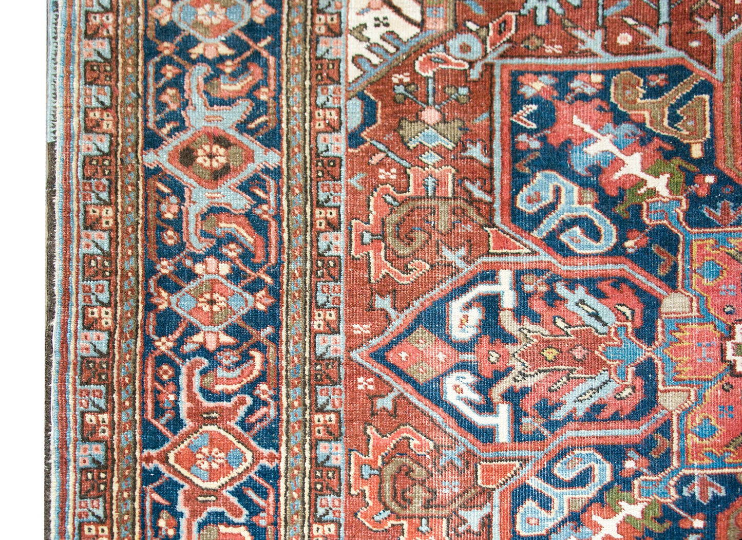 Early 20th Century Persian Heriz Rug For Sale