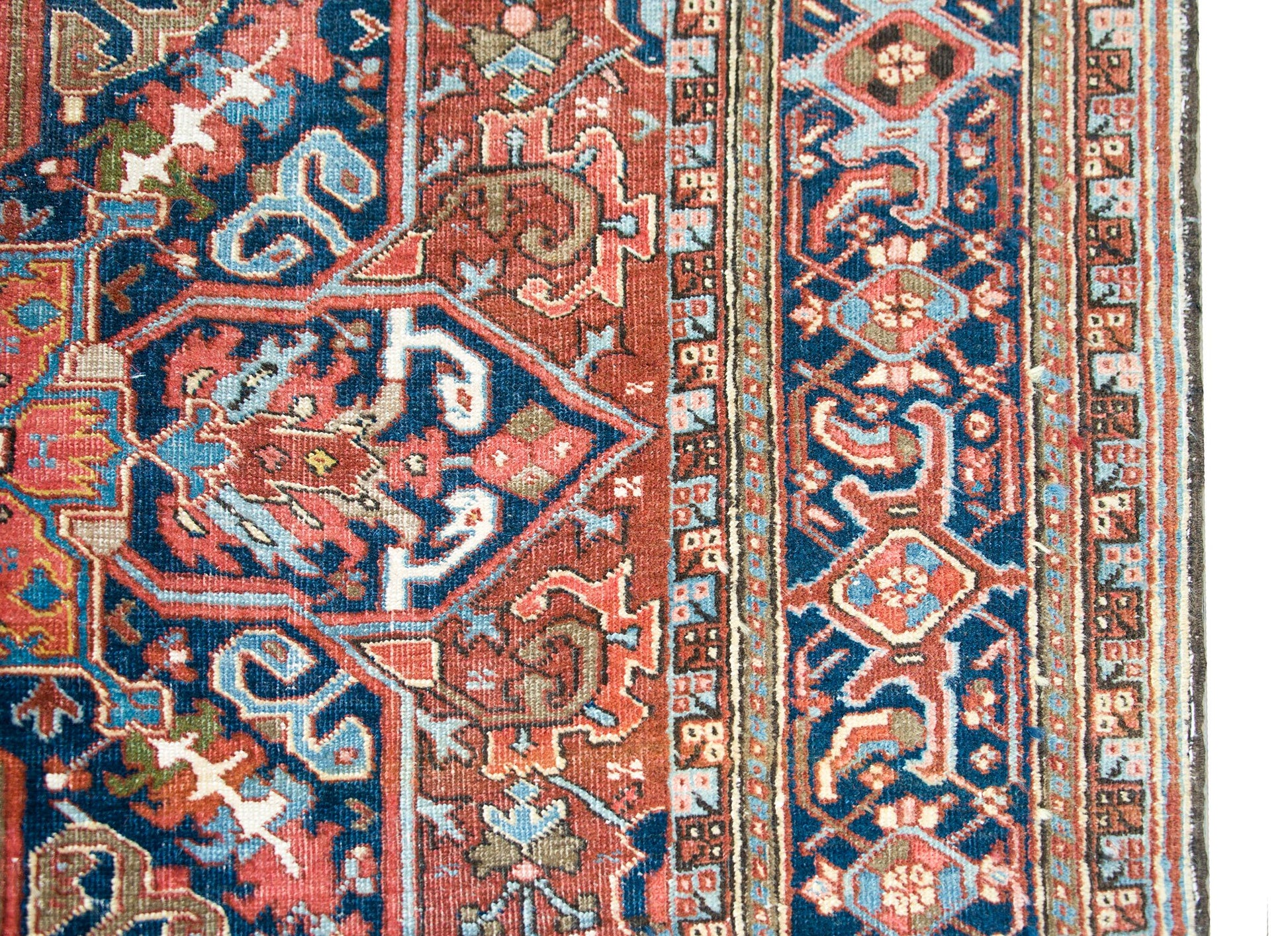 Early 20th Century Persian Heriz Rug For Sale