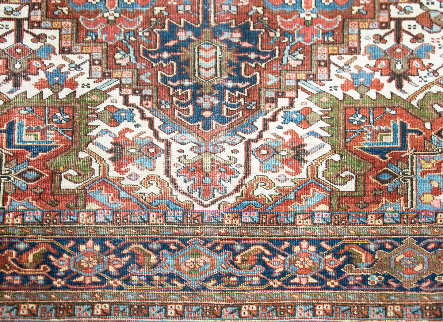 Early 20th Century Persian Heriz Rug For Sale