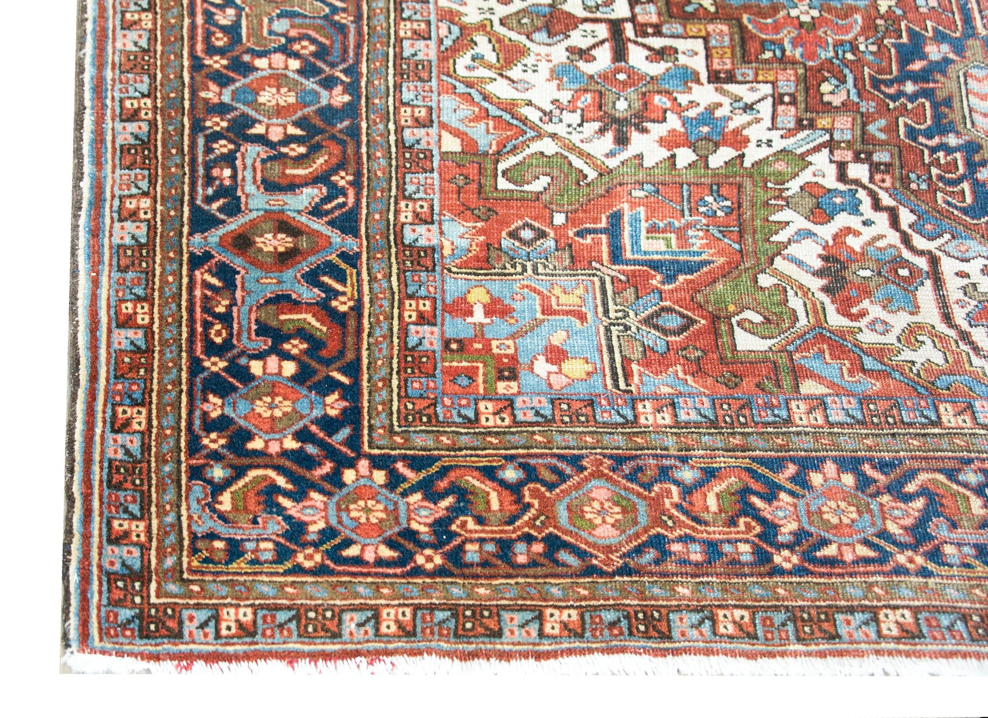 Early 20th Century Persian Heriz Rug For Sale