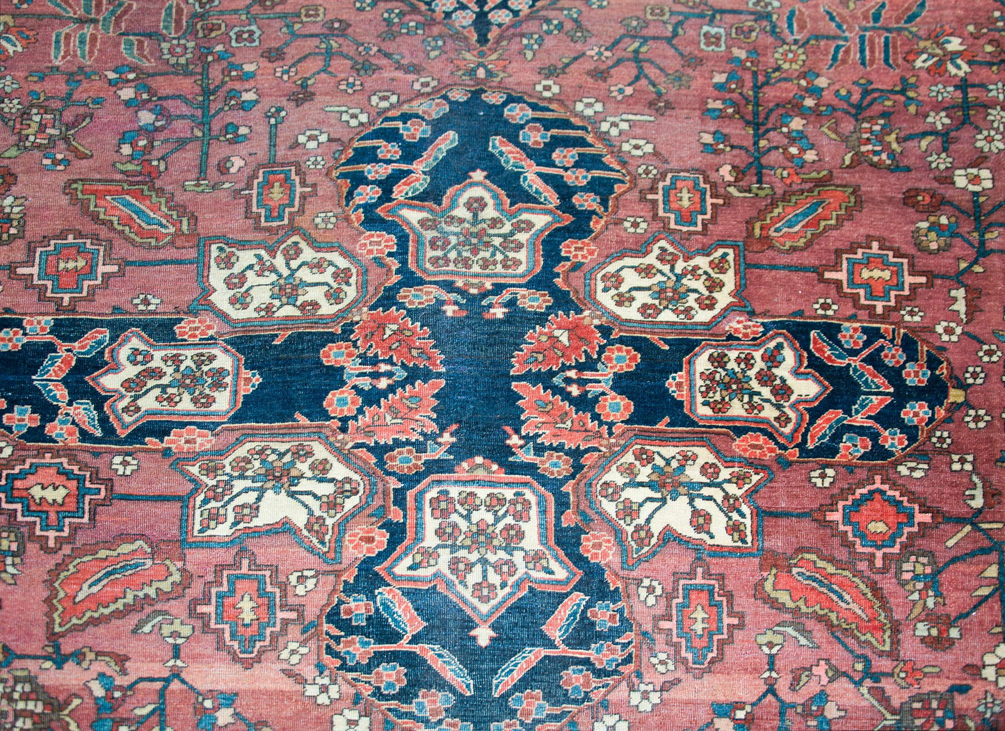 Early 20th Century Persian Sarouk Farahan Rug For Sale