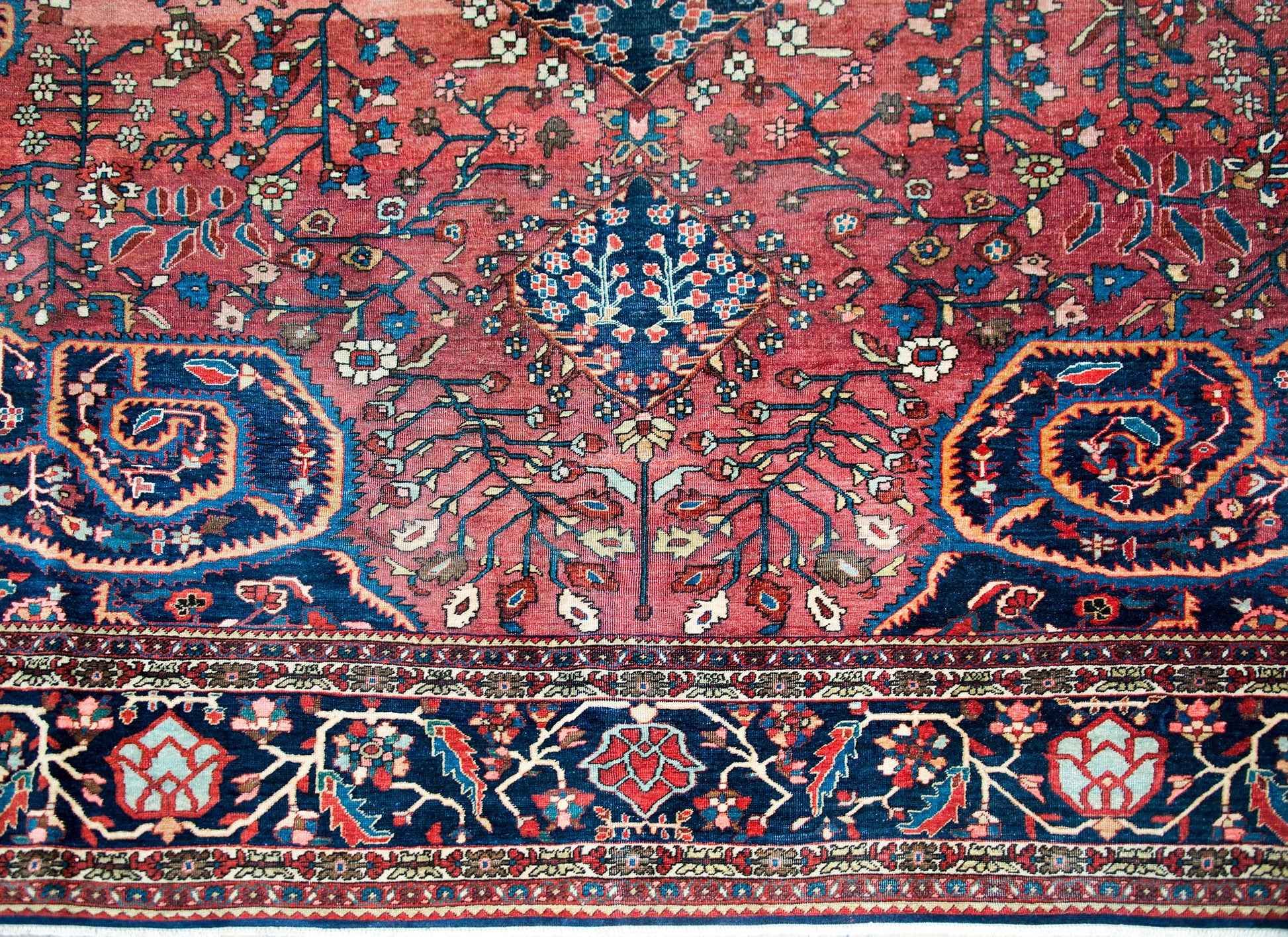 Early 20th Century Persian Sarouk Farahan Rug For Sale
