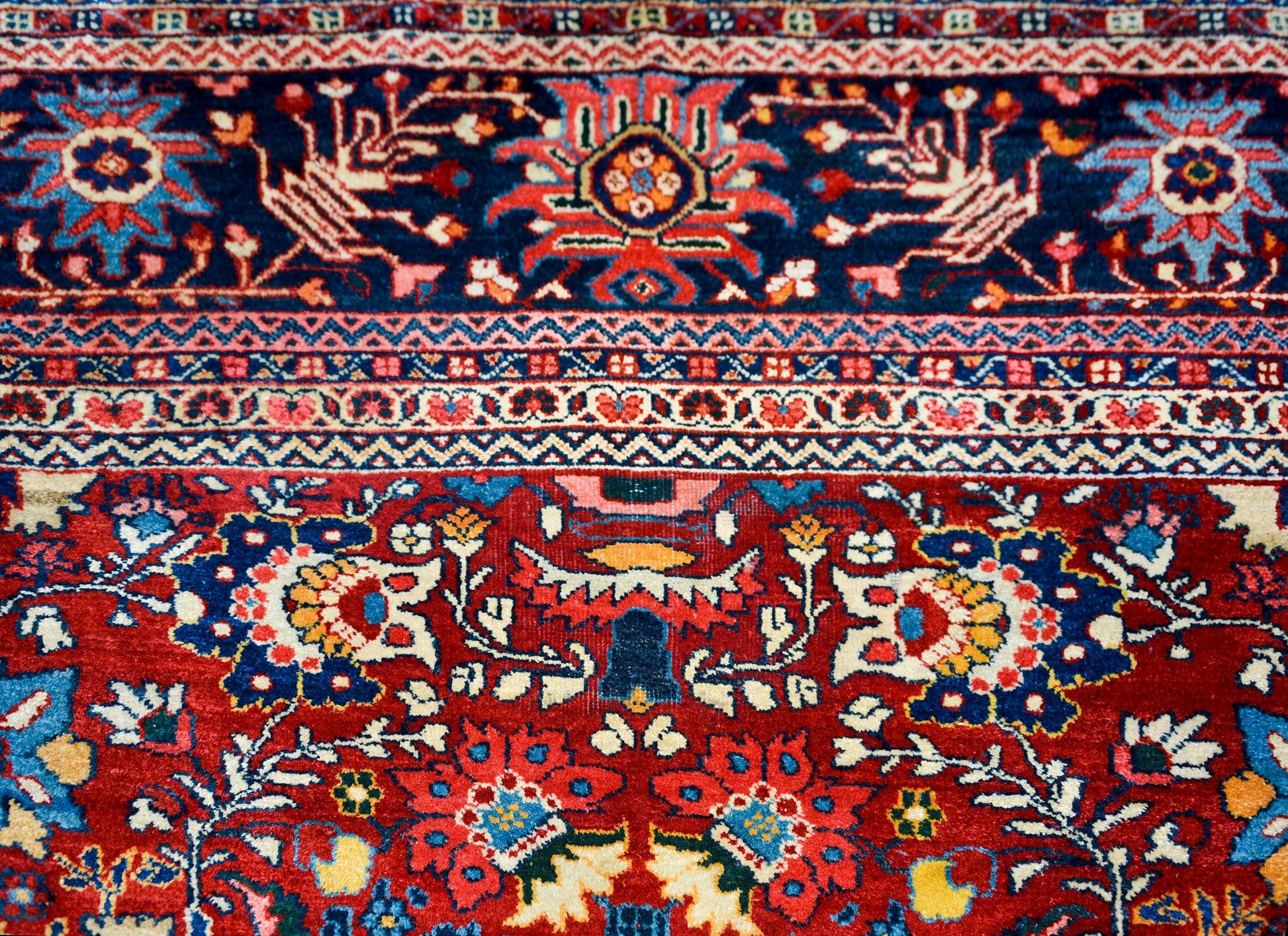 Early 20th Century Mahal Rug For Sale