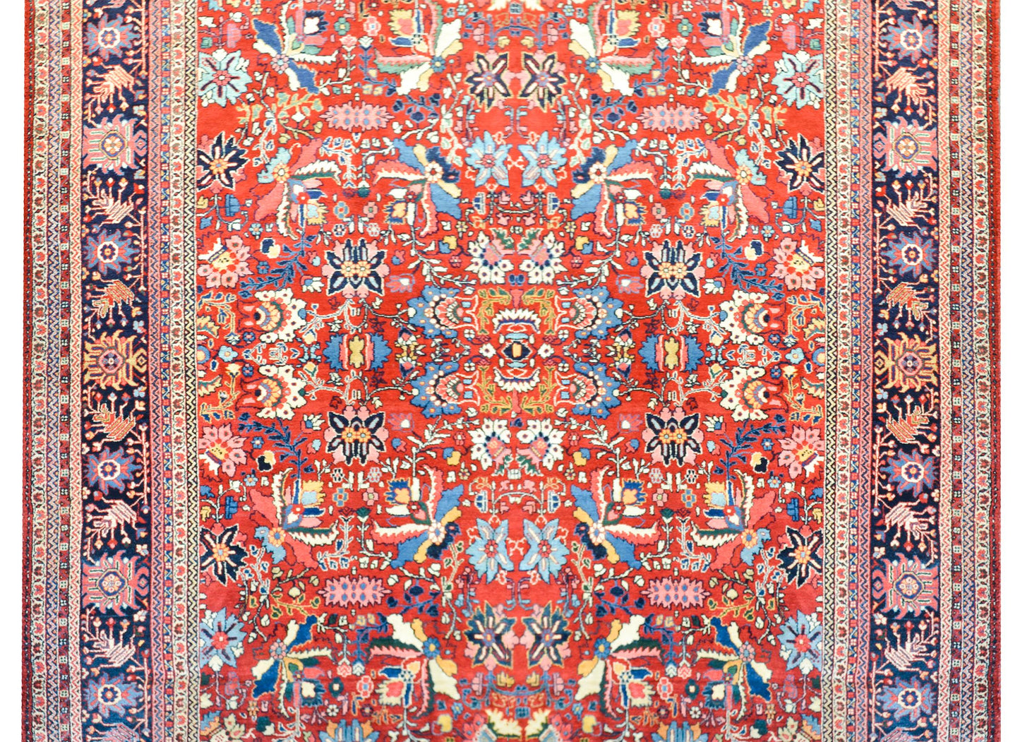 Early 20th Century Mahal Rug For Sale