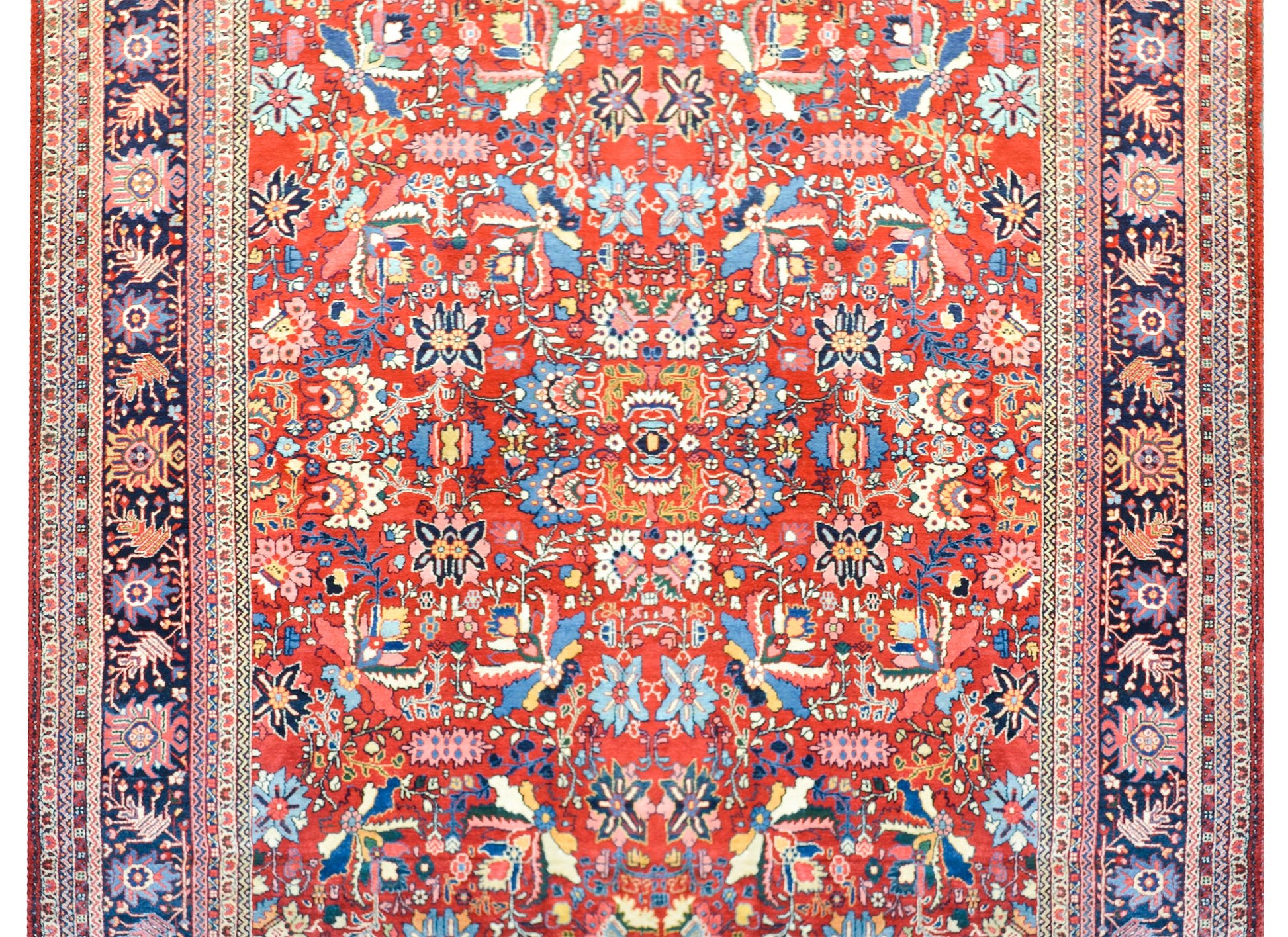 Early 20th Century Mahal Rug For Sale