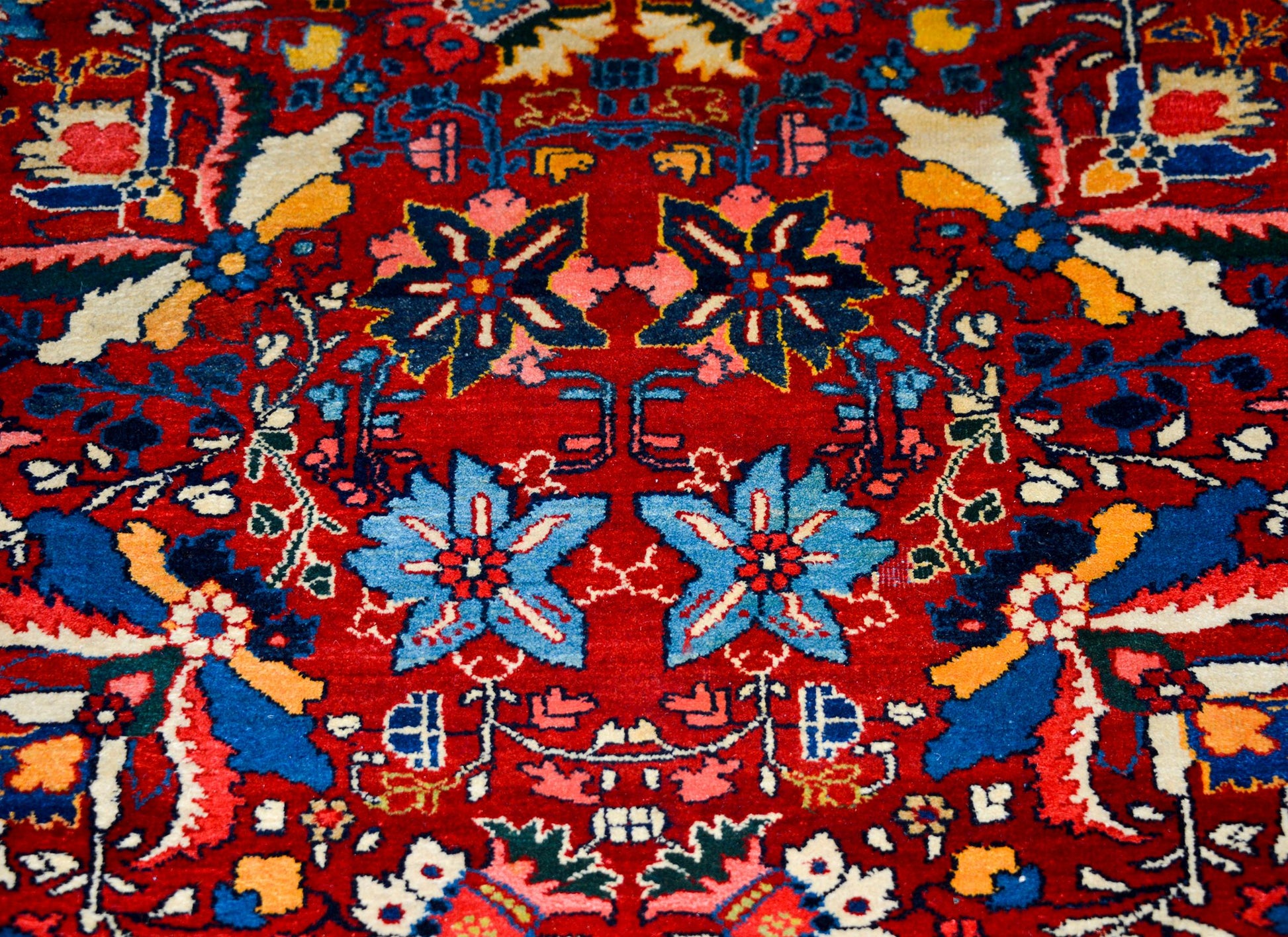 Early 20th Century Mahal Rug For Sale