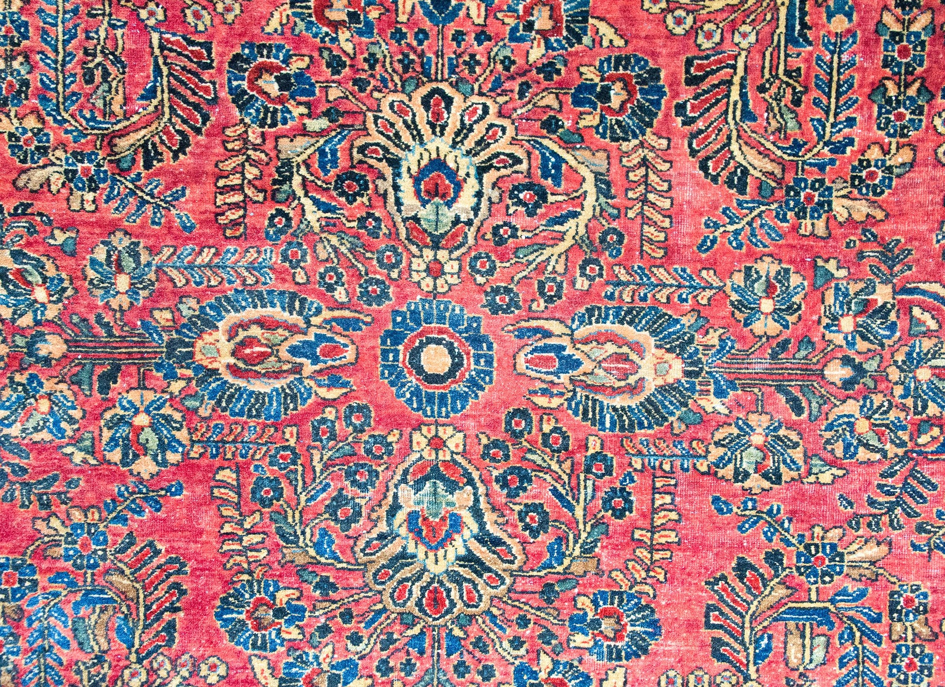 Early 20th Century Persian Sarouk Rug For Sale