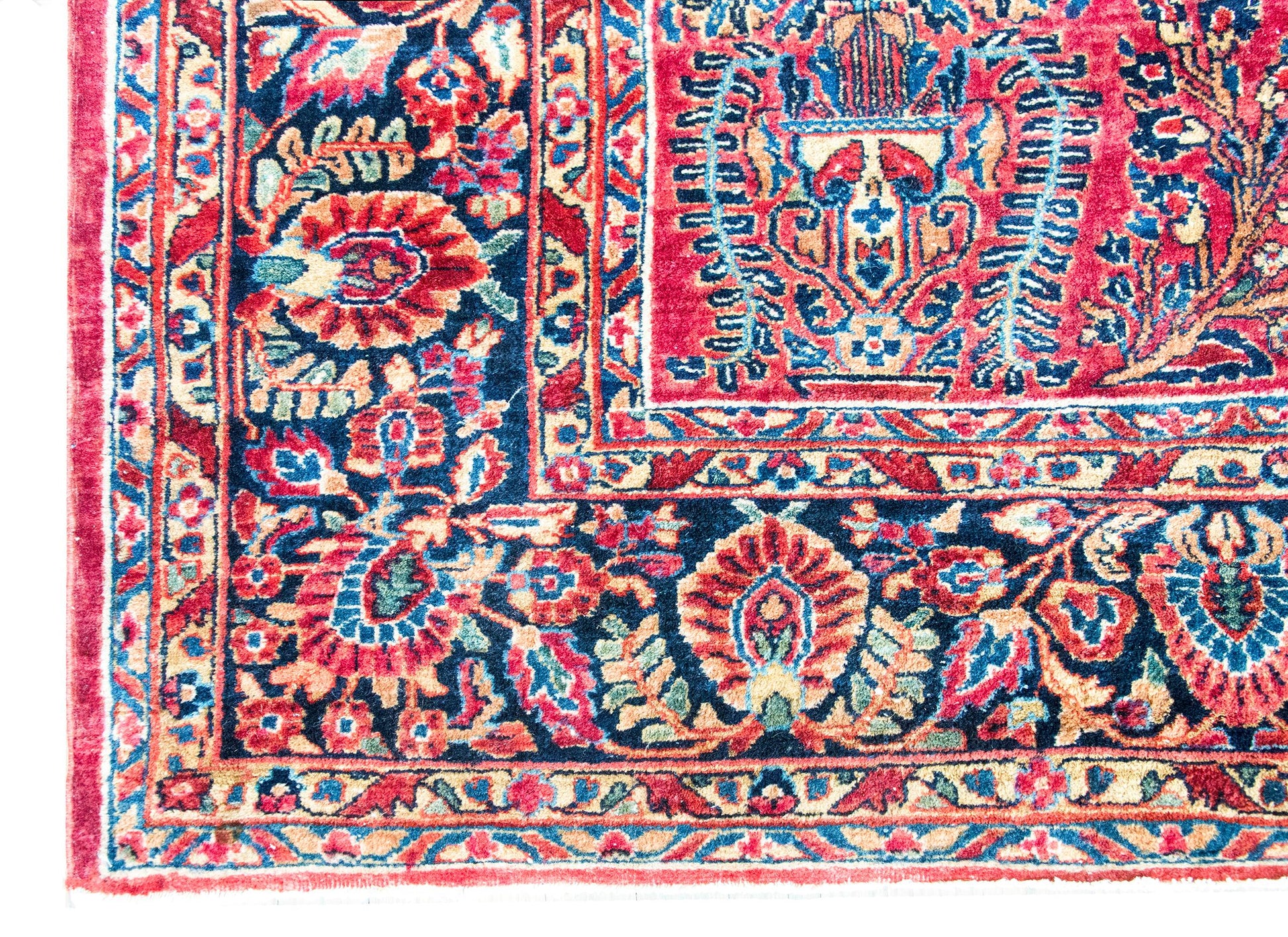 Early 20th Century Persian Sarouk Rug For Sale