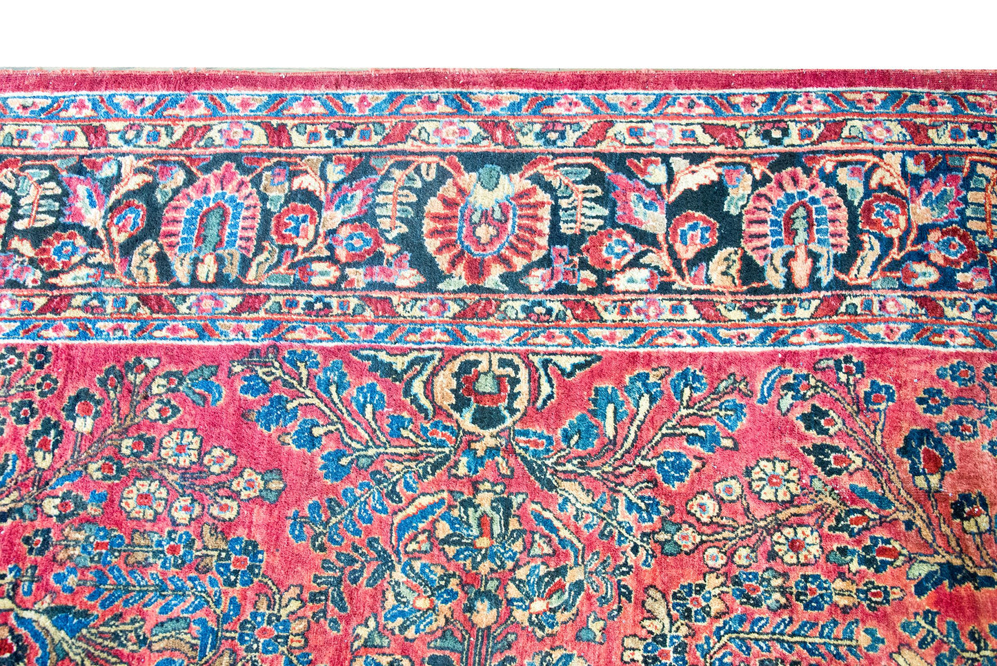 Early 20th Century Persian Sarouk Rug For Sale