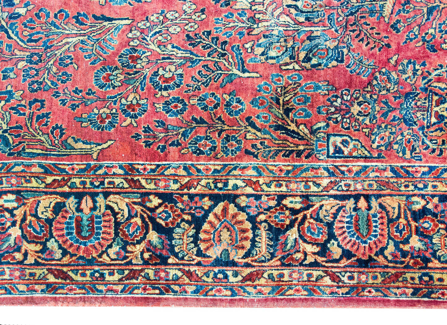 Early 20th Century Persian Sarouk Rug For Sale