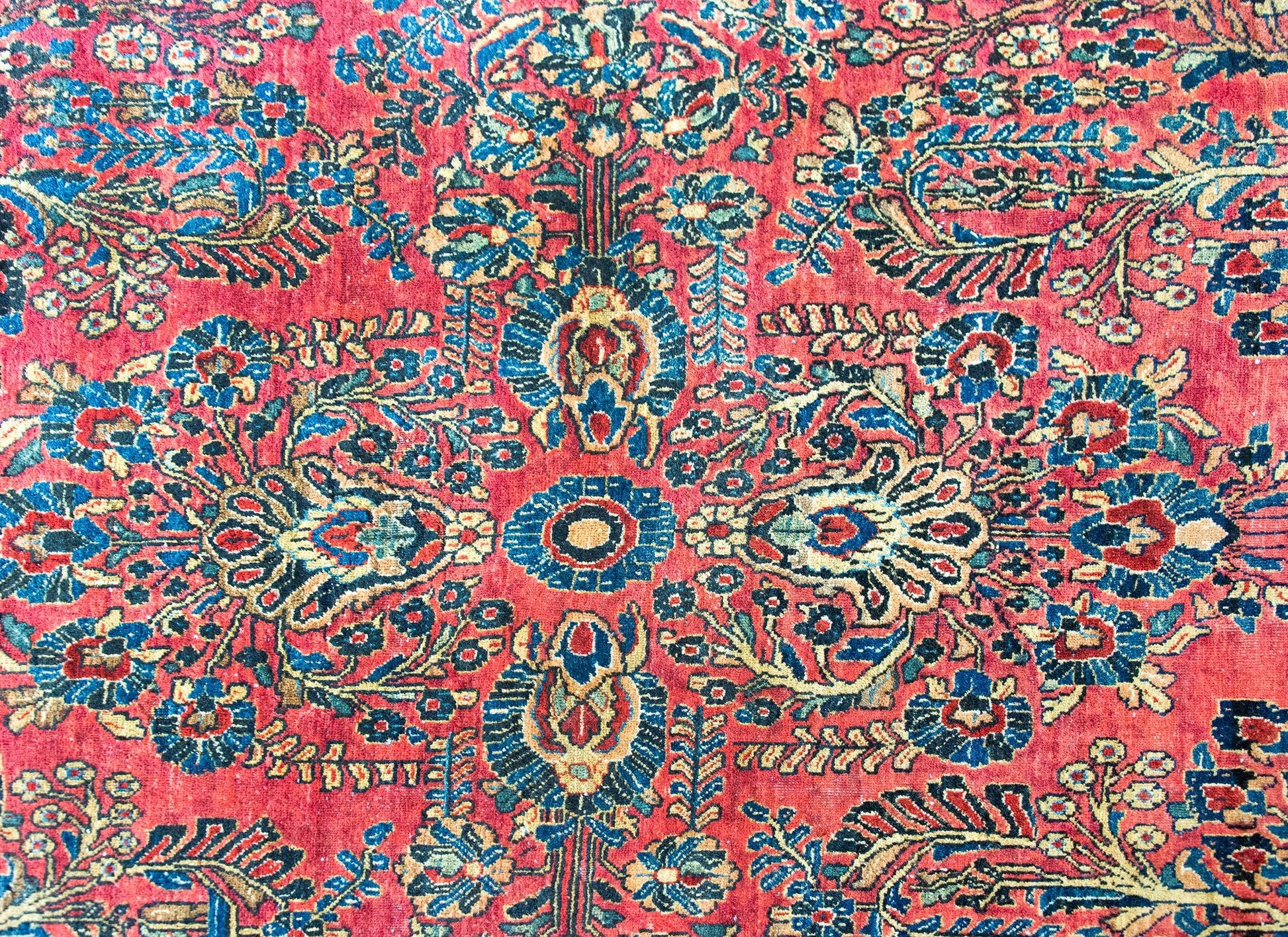 Early 20th Century Persian Sarouk Rug For Sale