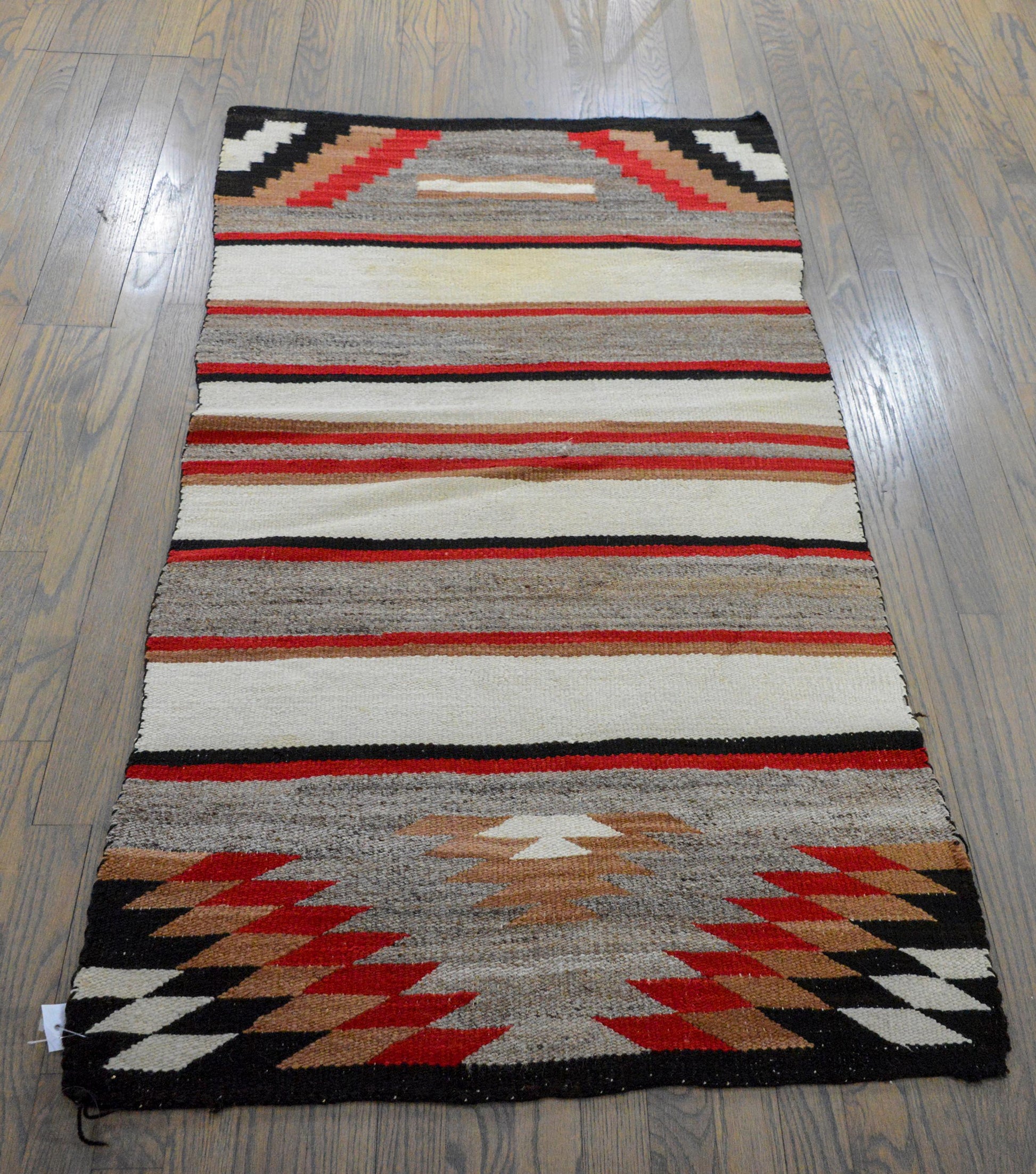 Early 20th Century Navajo Rug For Sale