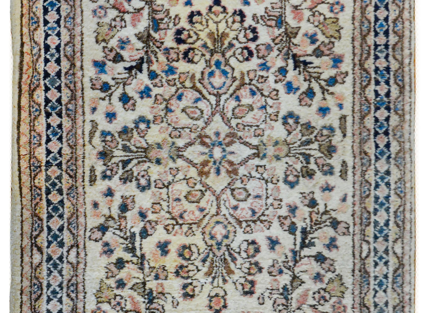 Gorgeous Early 20th Century Sarouk Rug For Sale
