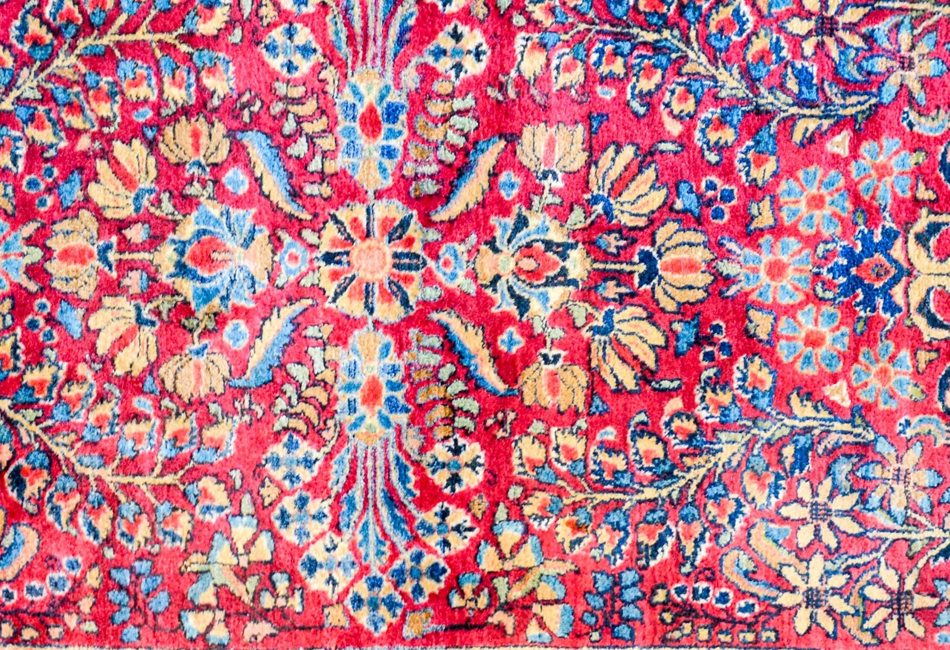 Extraordinary Early 20th Century Persian Sarouk Rug For Sale