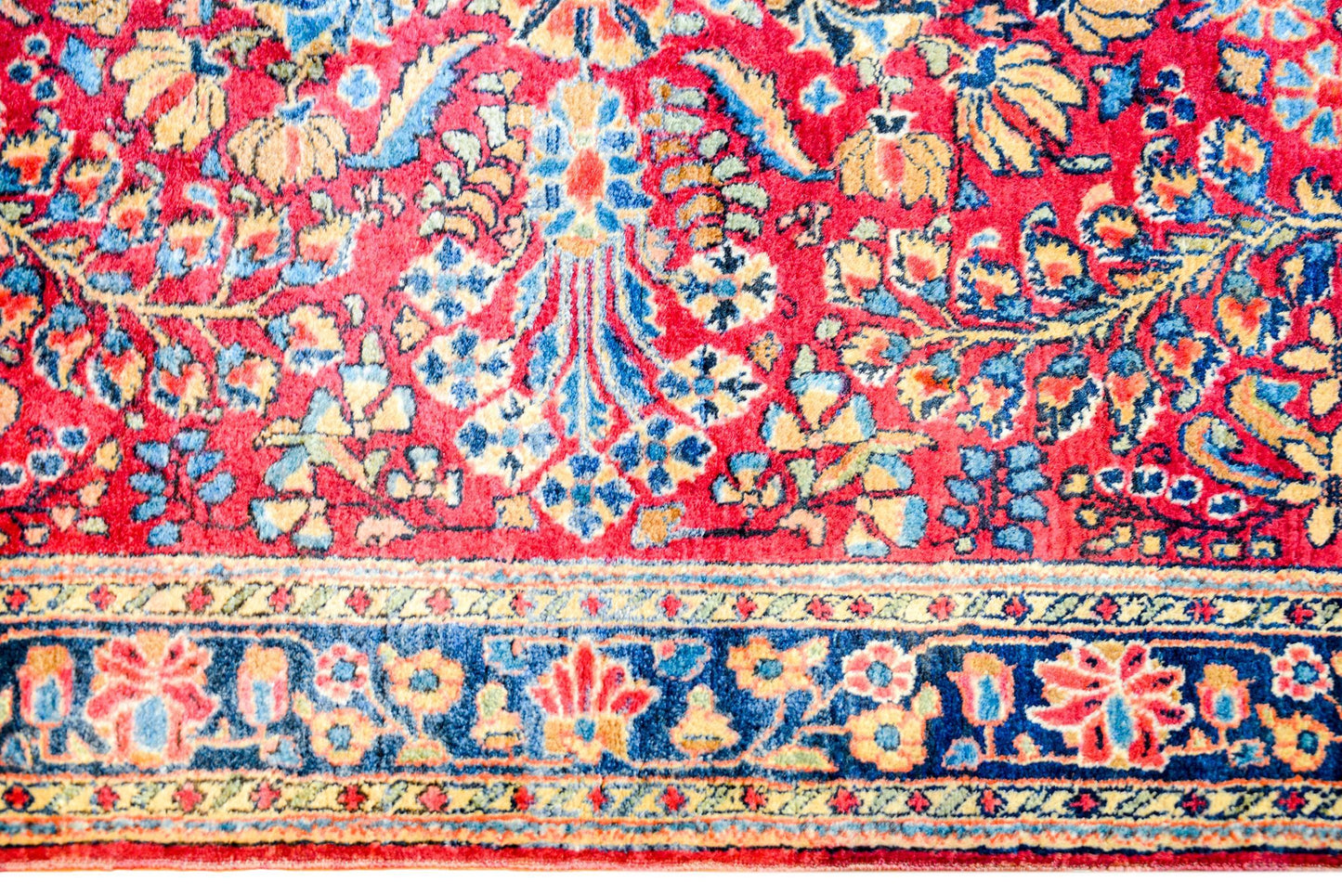 Extraordinary Early 20th Century Persian Sarouk Rug For Sale