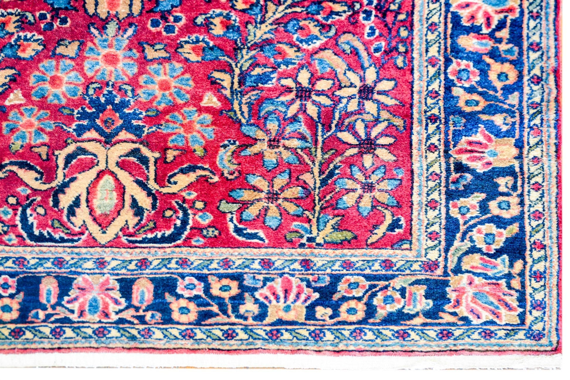 Extraordinary Early 20th Century Persian Sarouk Rug For Sale
