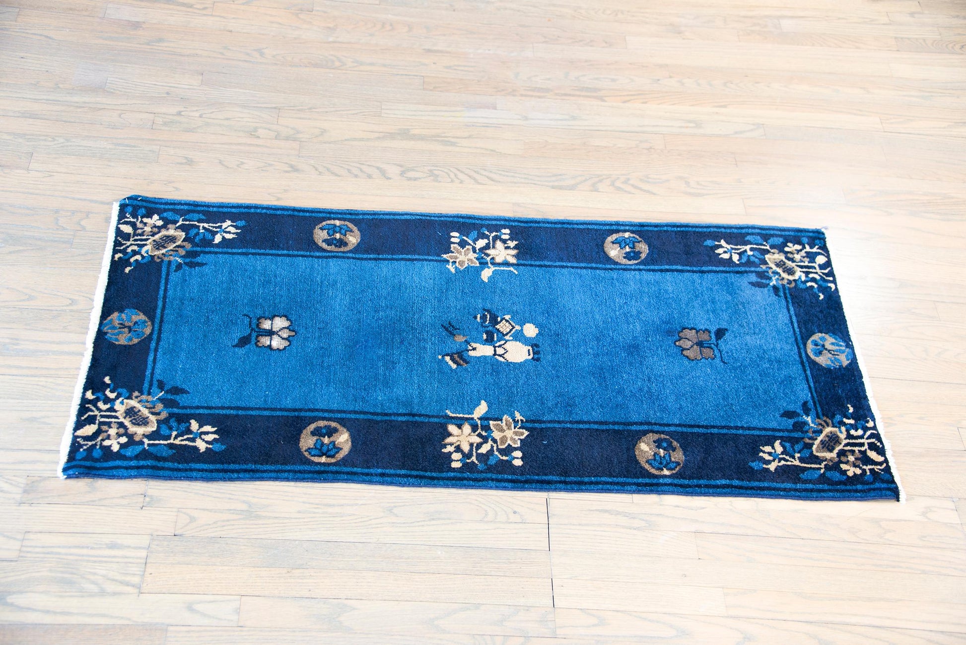 Early 20th Century Chinese Peking Rug For Sale