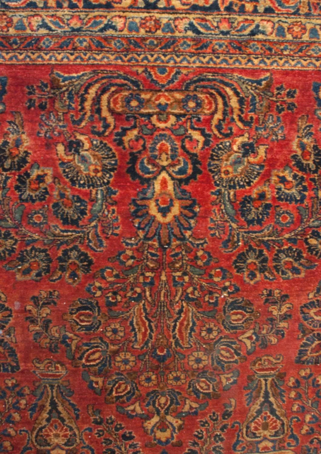Early 20th Century Sarouk Rug For Sale