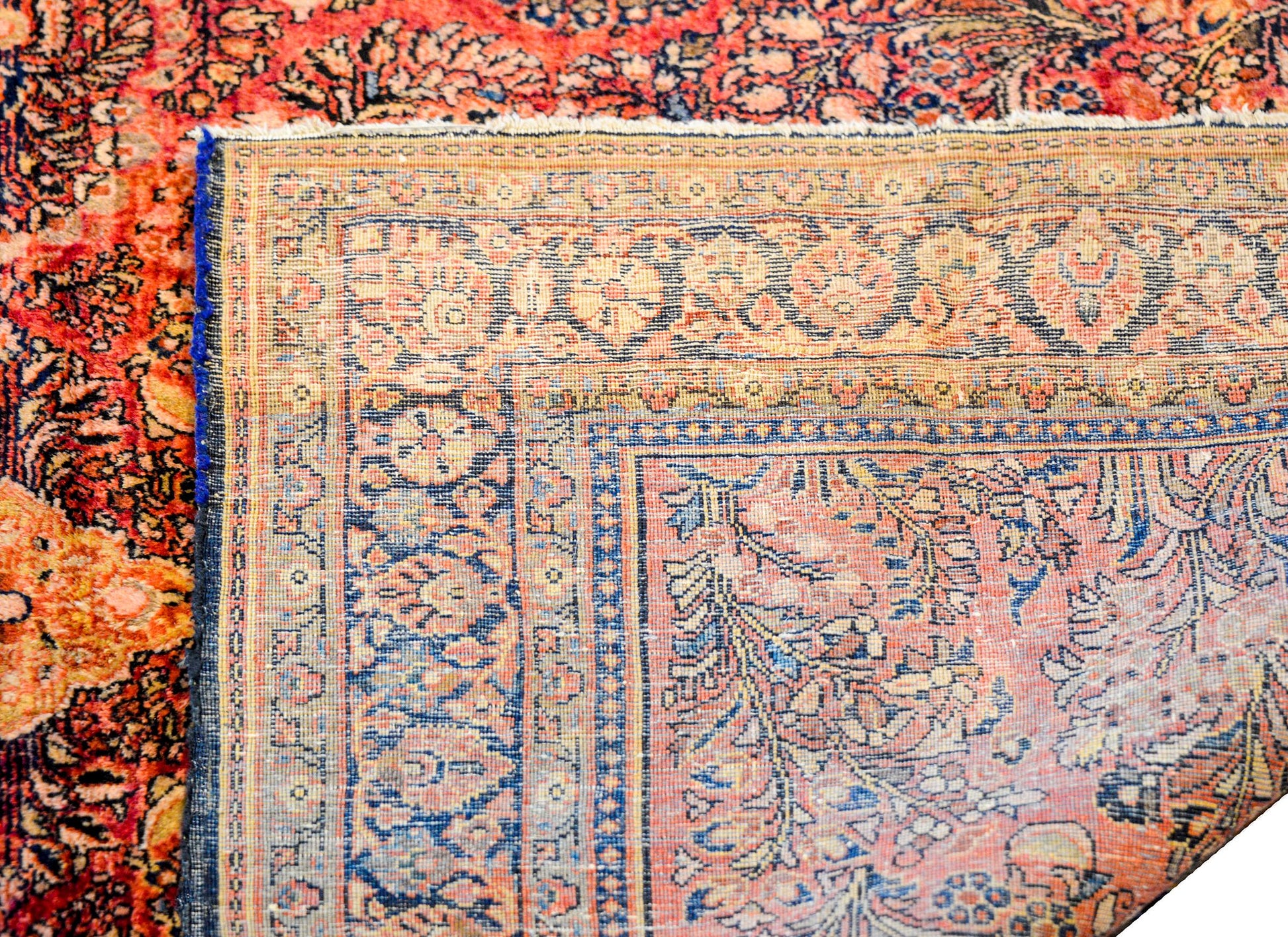 Gorgeous Early 20th Century Sarouk Rug For Sale