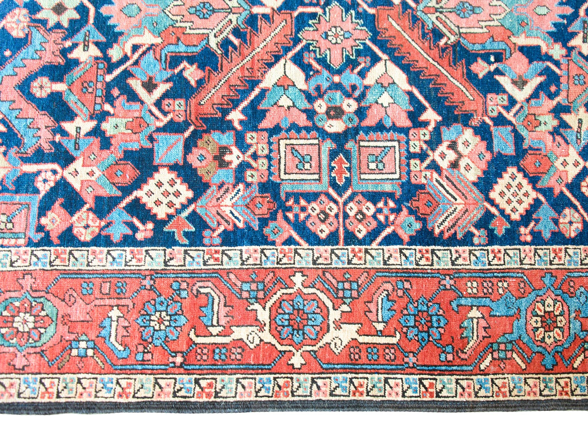 Early 20th Century Persian Heriz Rug For Sale
