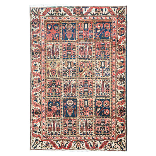 Early 20th Century Bakhtiari Rug For Sale