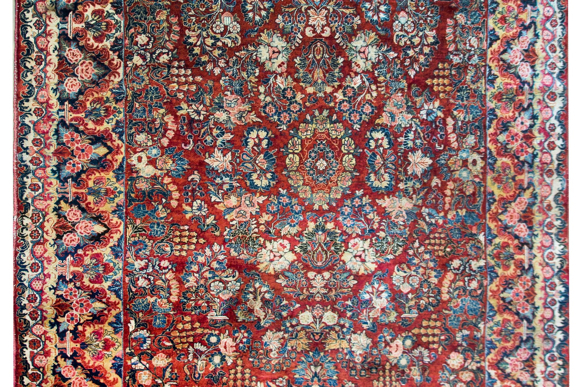 Early 20th Century Persian Sarouk Rug For Sale