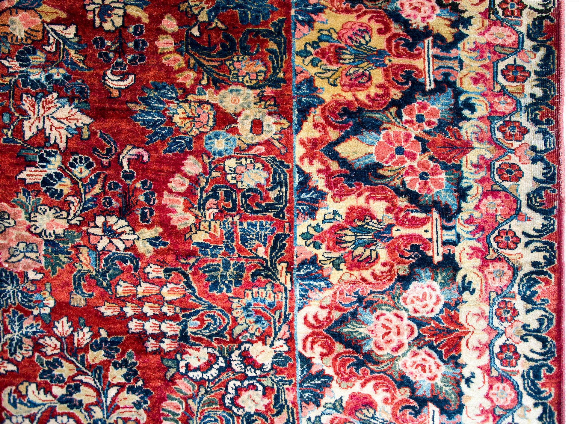 Early 20th Century Persian Sarouk Rug For Sale