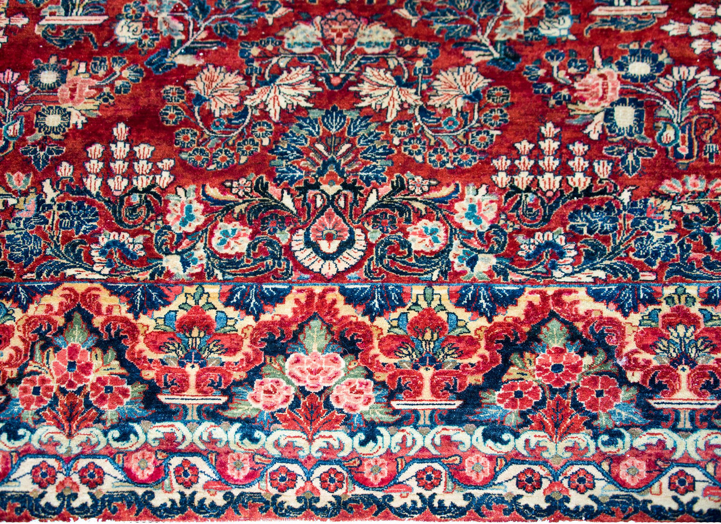 Early 20th Century Persian Sarouk Rug For Sale