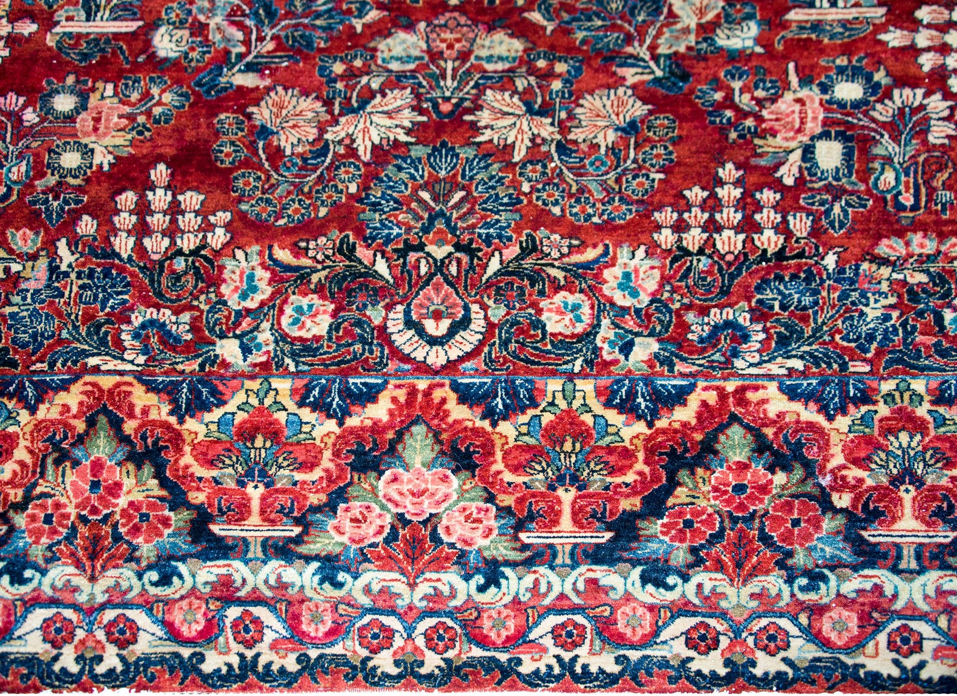 Early 20th Century Persian Sarouk Rug For Sale