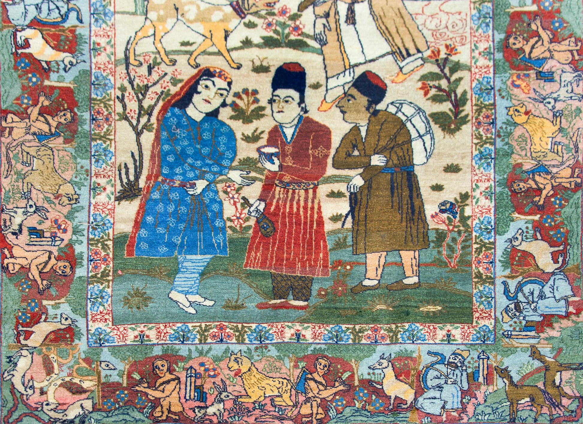 Early 20th Century Pictorial Isfahan Rug For Sale