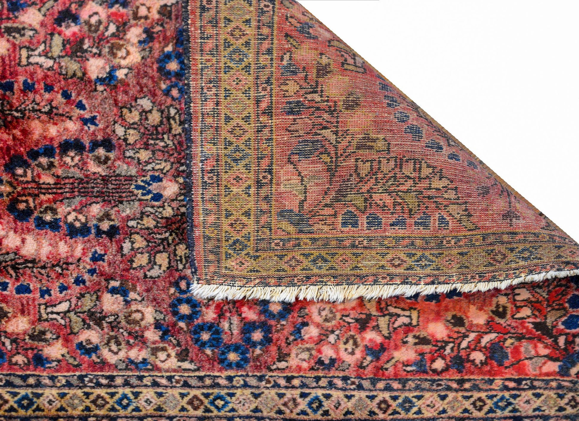 Traditional Early 20th Century Sarouk Rug For Sale
