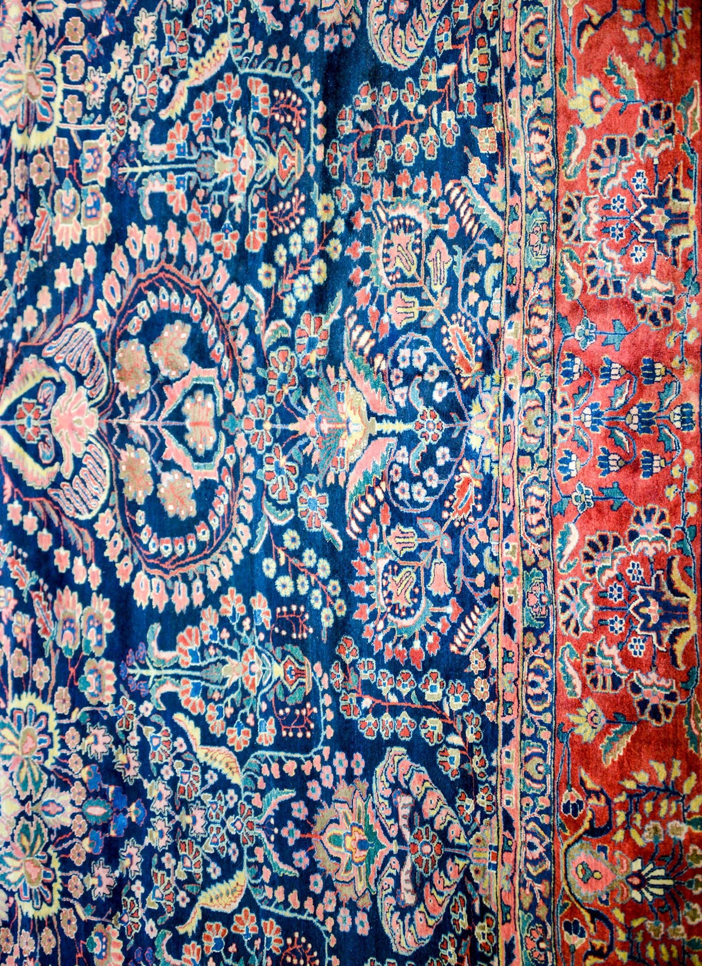 Extraordinary Early 20th Century Sarouk Rug For Sale