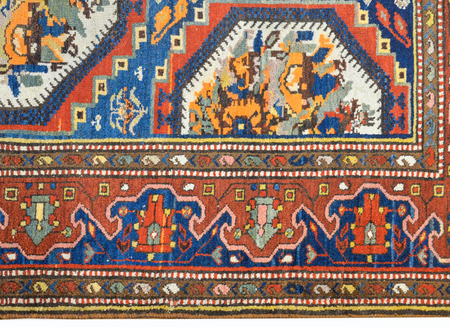 Early 20th Century Bakhtiari Rug For Sale