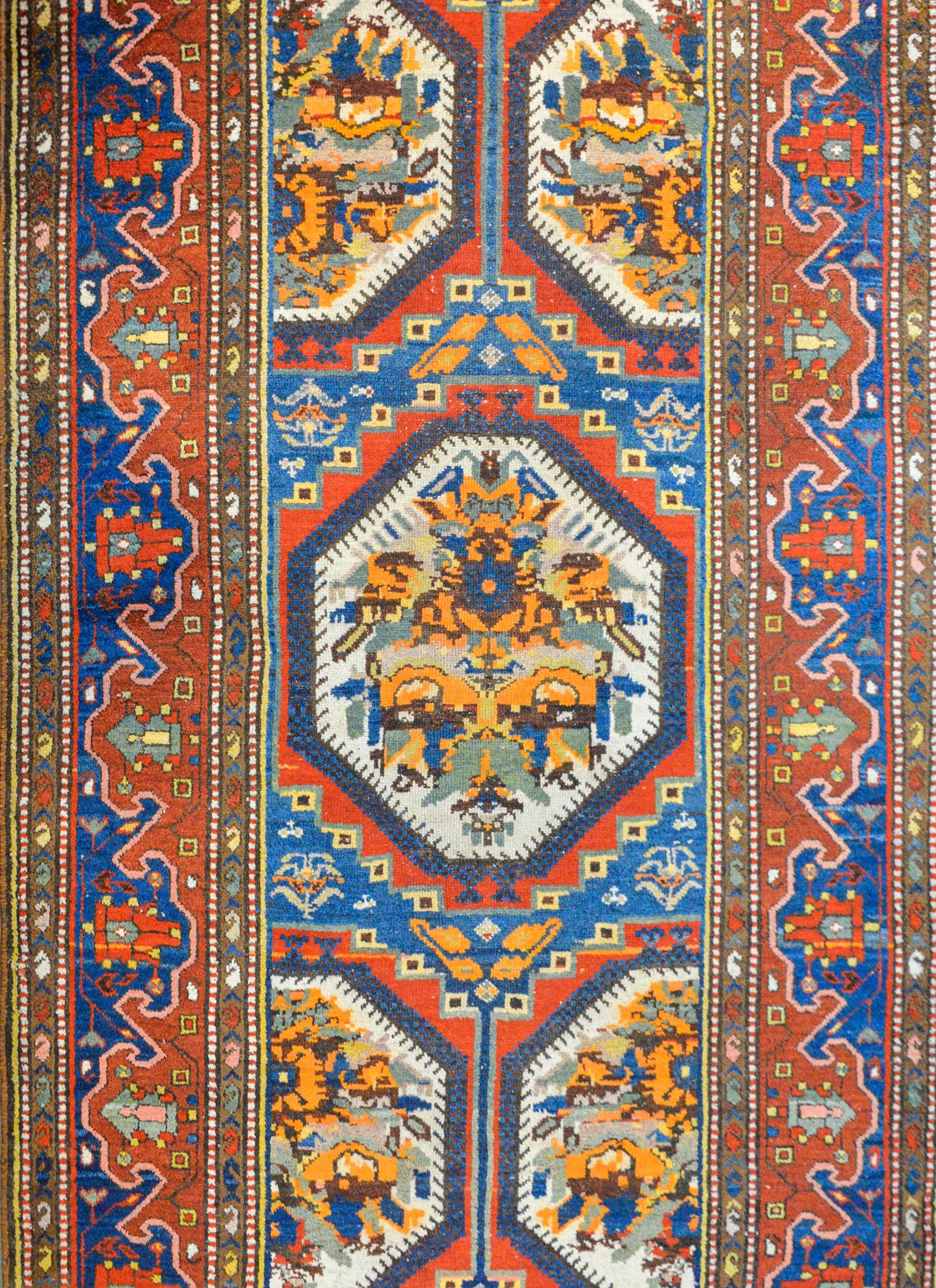 Early 20th Century Bakhtiari Rug For Sale