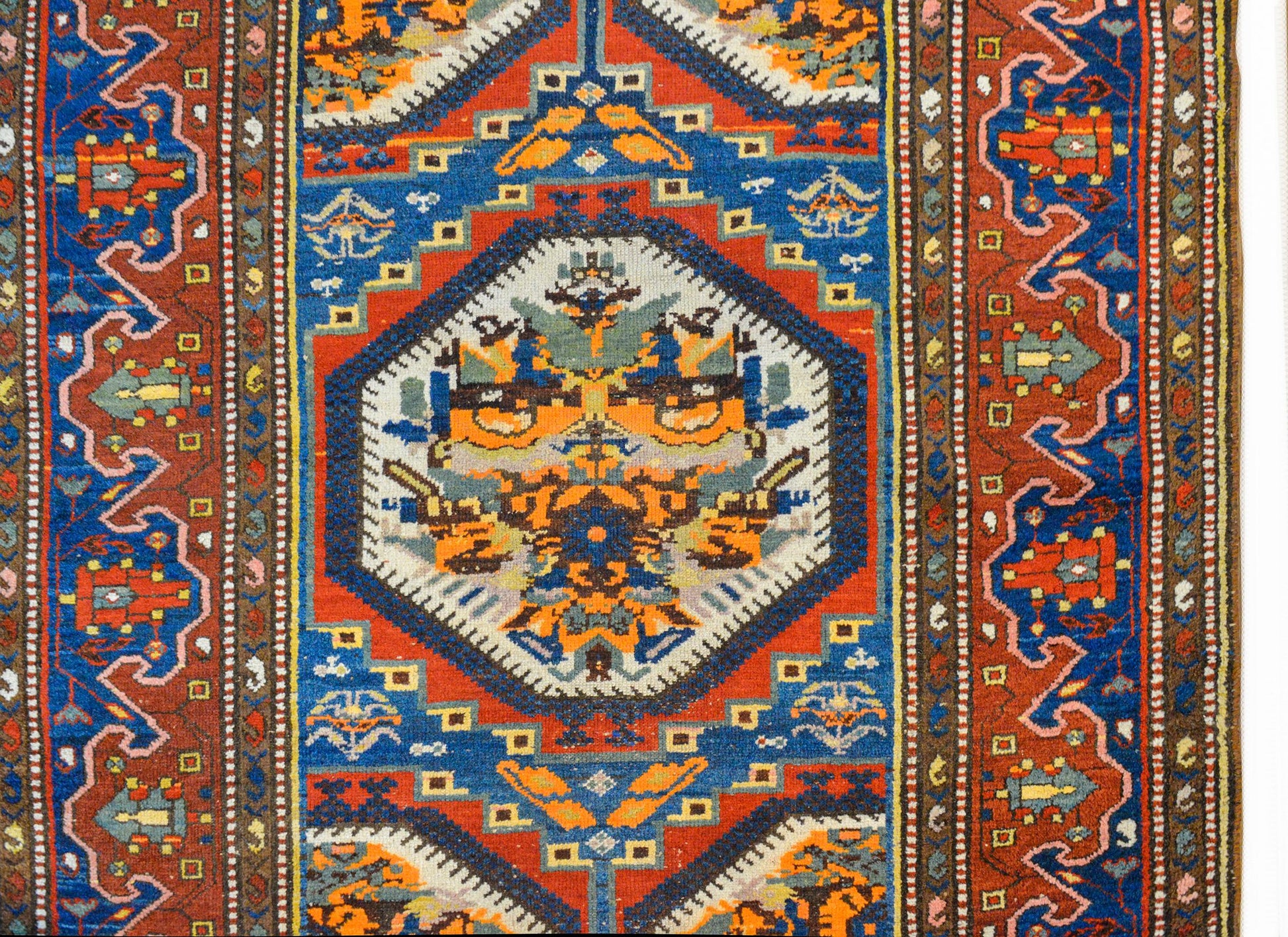 Early 20th Century Bakhtiari Rug For Sale