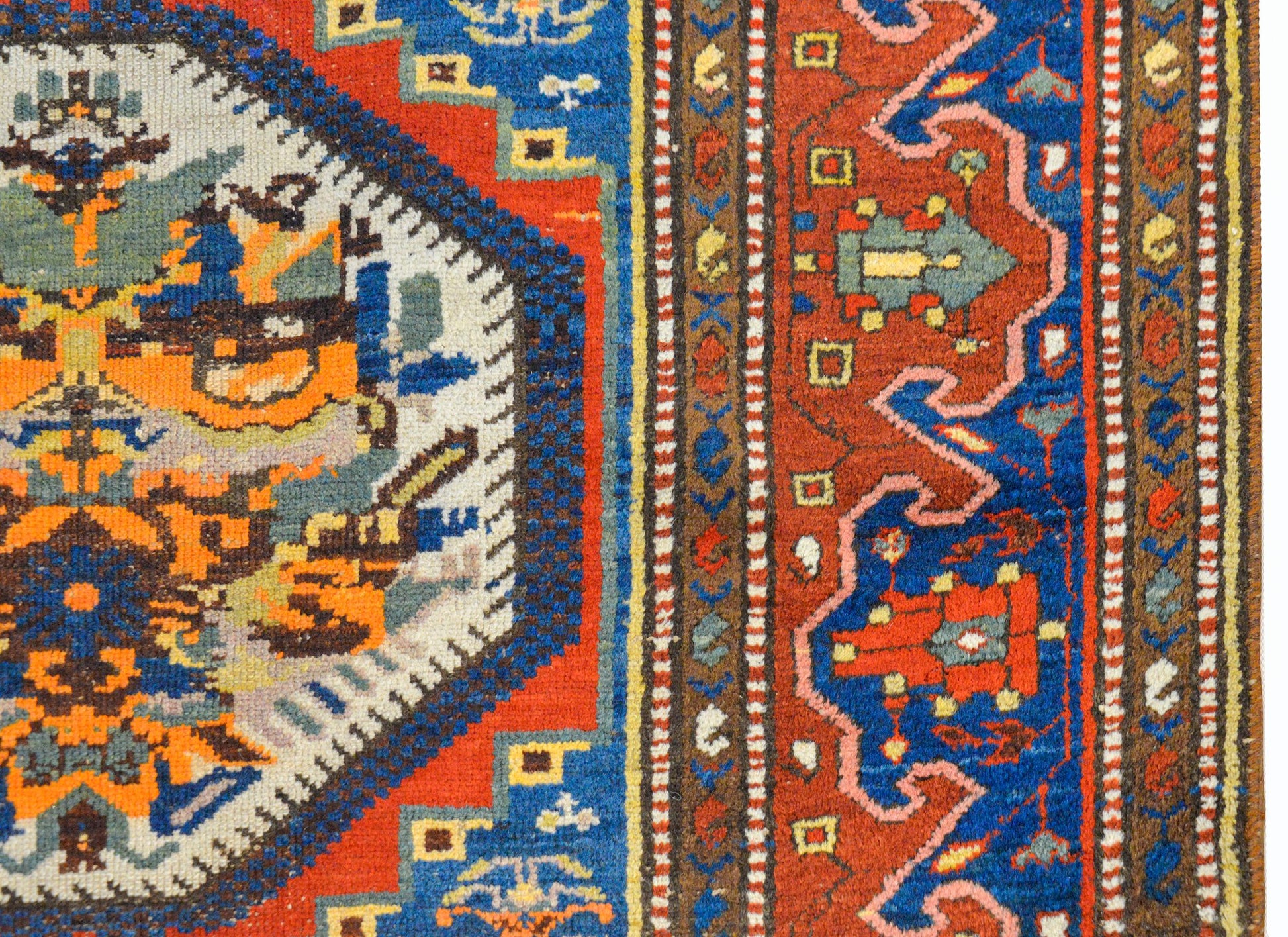 Early 20th Century Bakhtiari Rug For Sale