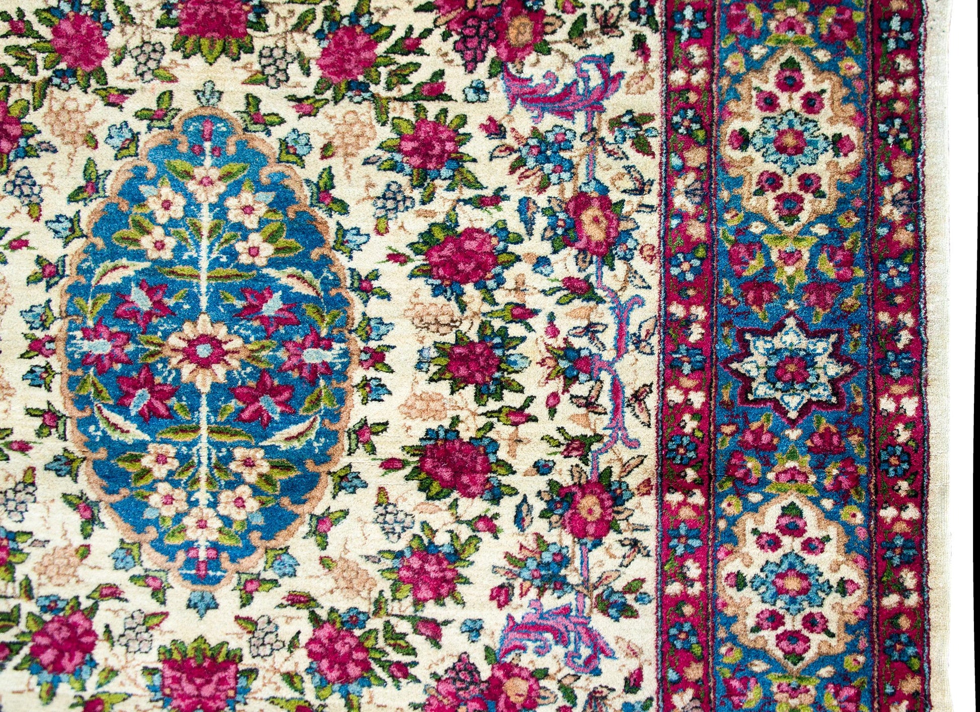 Early 20th Century Persian Kirman Rug For Sale