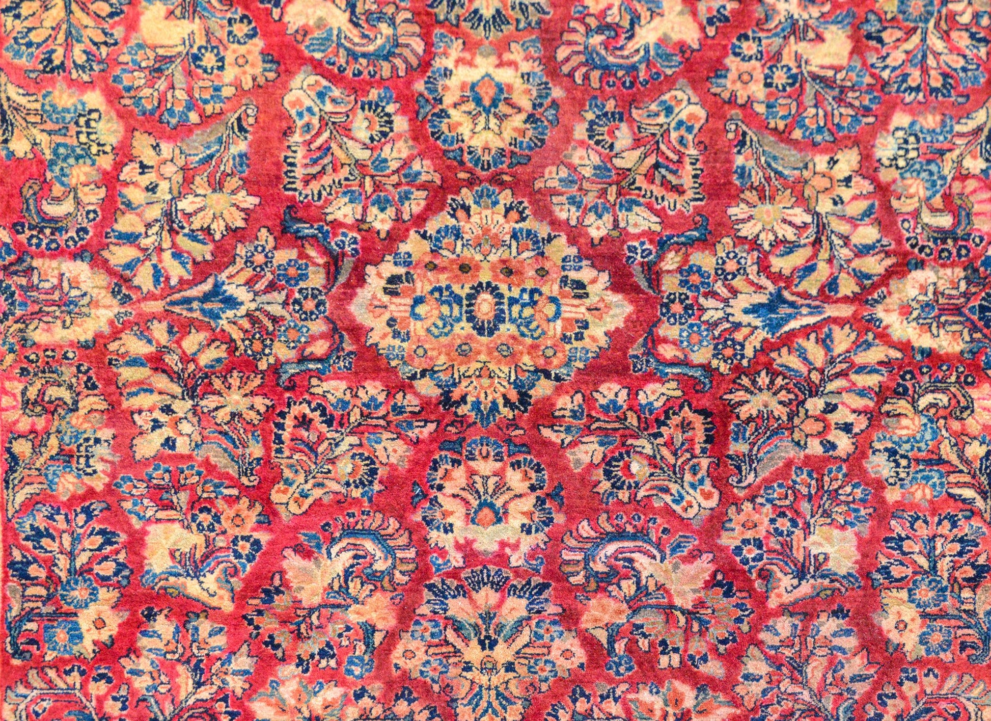 Early 20th Century Sarouk Rug For Sale