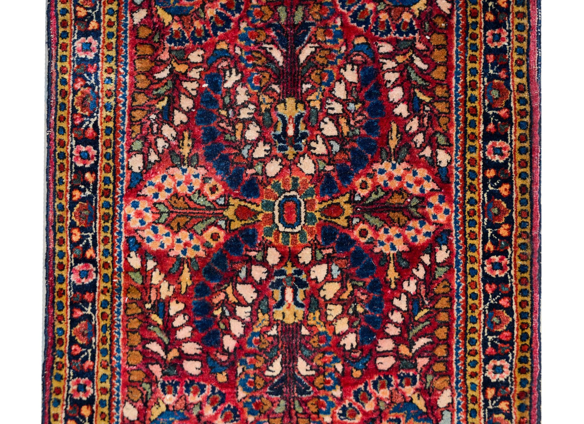 Early 20th Century Sarouk Rug For Sale