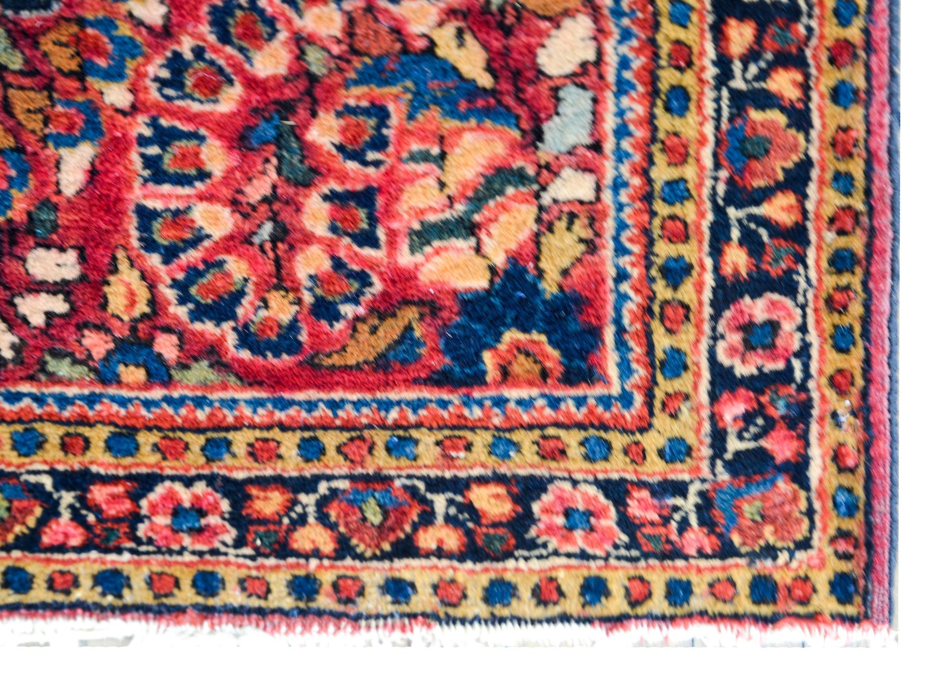 Early 20th Century Sarouk Rug For Sale